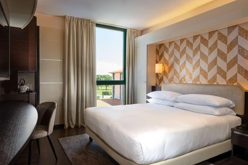Doubletree By Hilton Milan Malpensa Solbiate Olona Hotel Bilik gambar