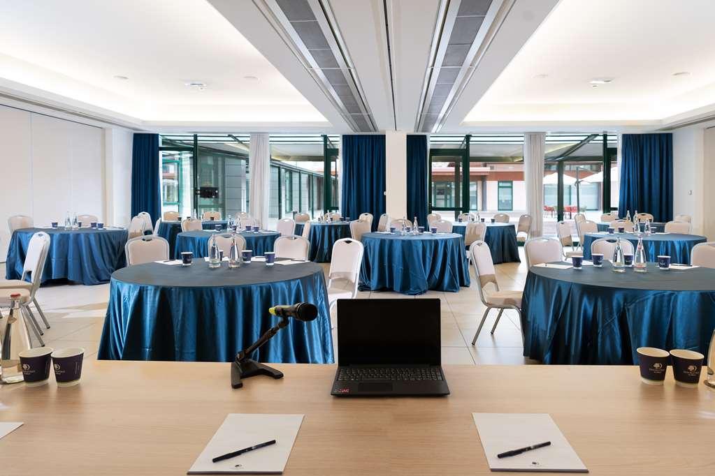 Doubletree By Hilton Milan Malpensa Solbiate Olona Hotel Kemudahan gambar