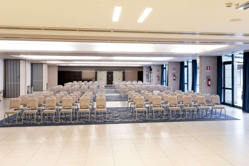 Doubletree By Hilton Milan Malpensa Solbiate Olona Hotel Kemudahan gambar