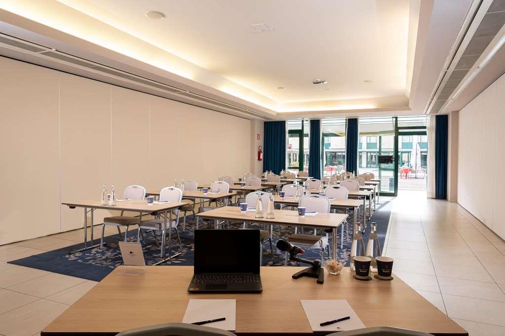 Doubletree By Hilton Milan Malpensa Solbiate Olona Hotel Kemudahan gambar