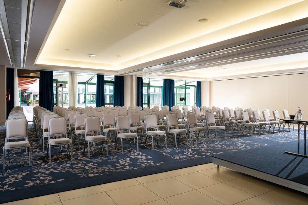 Doubletree By Hilton Milan Malpensa Solbiate Olona Hotel Kemudahan gambar