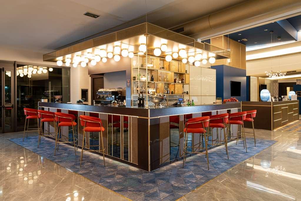 Doubletree By Hilton Milan Malpensa Solbiate Olona Hotel Restoran gambar