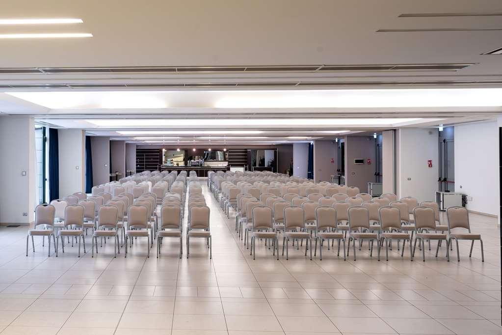 Doubletree By Hilton Milan Malpensa Solbiate Olona Hotel Kemudahan gambar