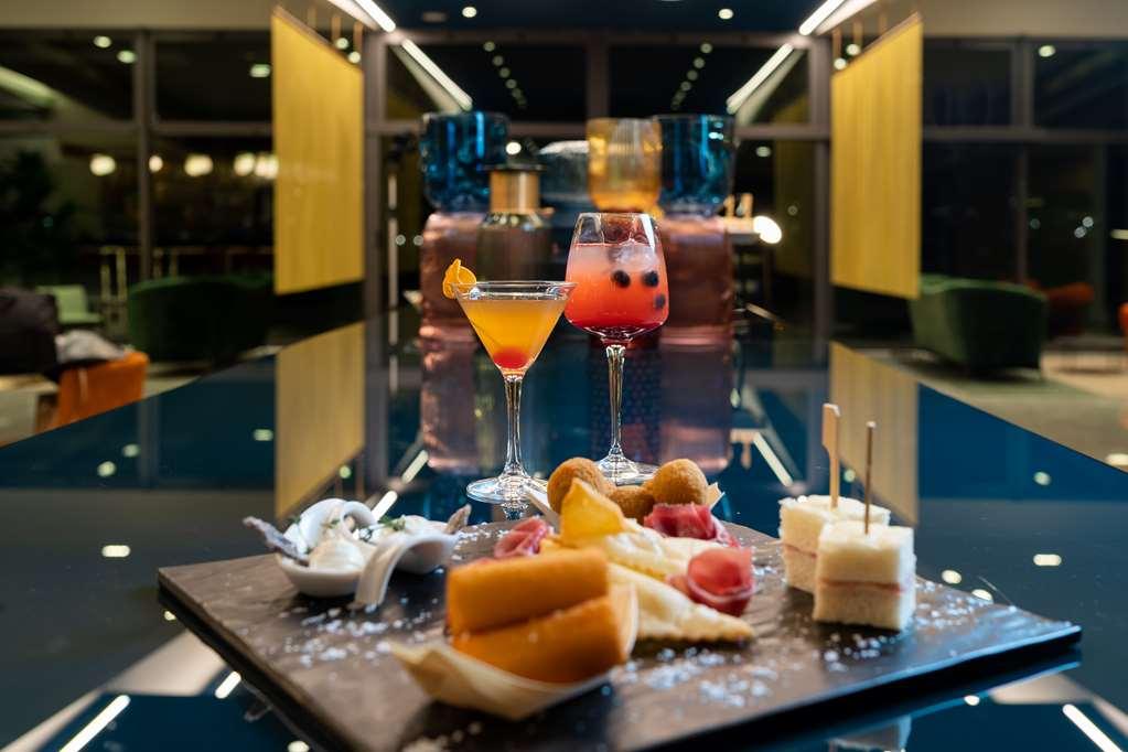 Doubletree By Hilton Milan Malpensa Solbiate Olona Hotel Restoran gambar