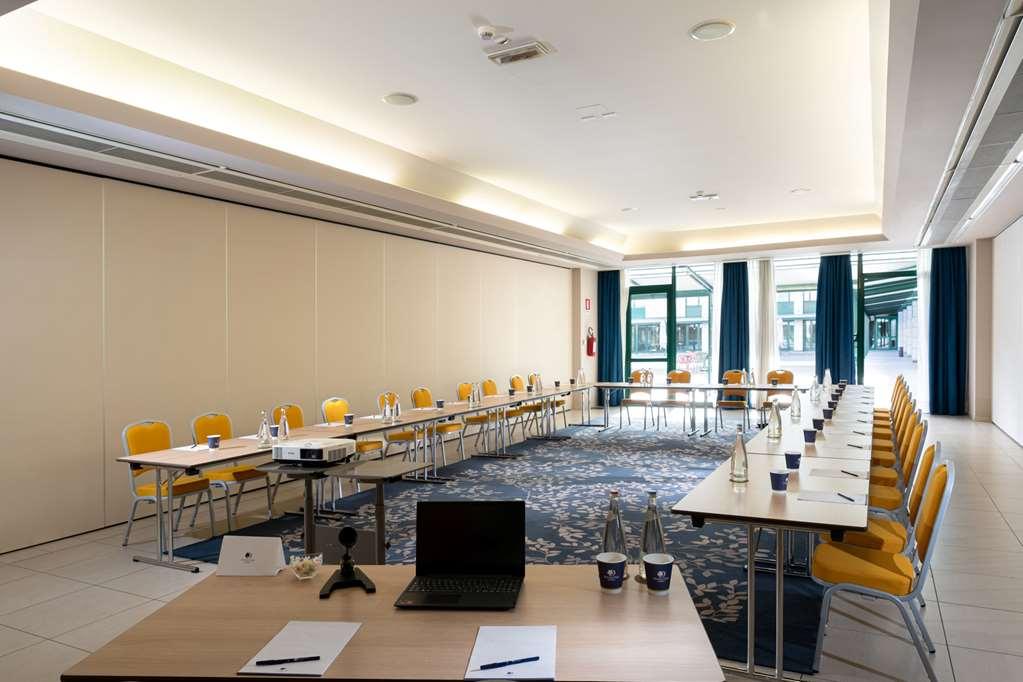 Doubletree By Hilton Milan Malpensa Solbiate Olona Hotel Kemudahan gambar